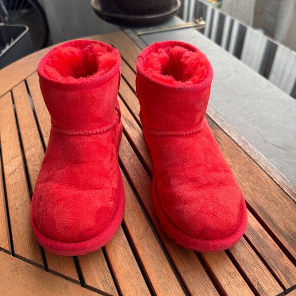 UGG Kids Suede & Sheepskin Booties Size 1 - Picture 2 of 6